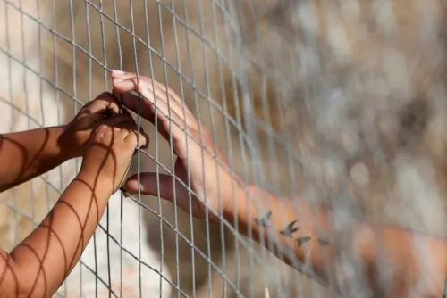 Al menos 17 inmigrantes sometidas a esterilización forzosa en EU; habría seis mexicanas