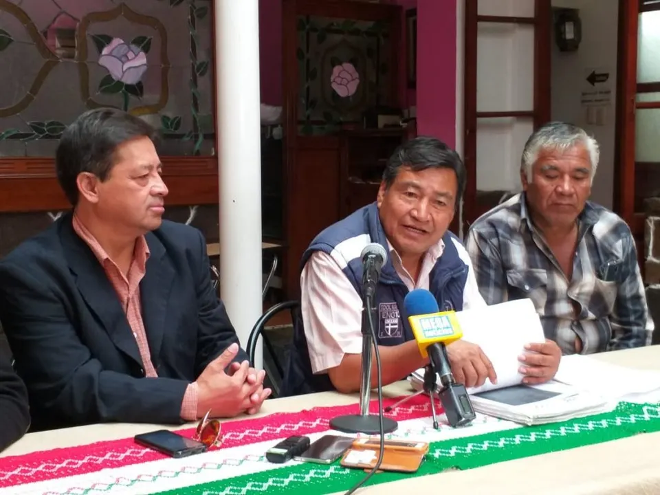 No hay adeudos para prestar el servicio de agua en la Resurrección: Francisco Clemente