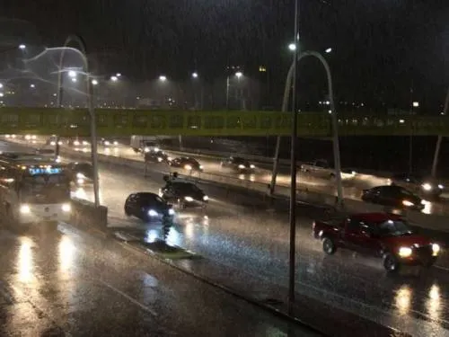 Esperan lluvias y fuertes vientos estados del centro y sur del país