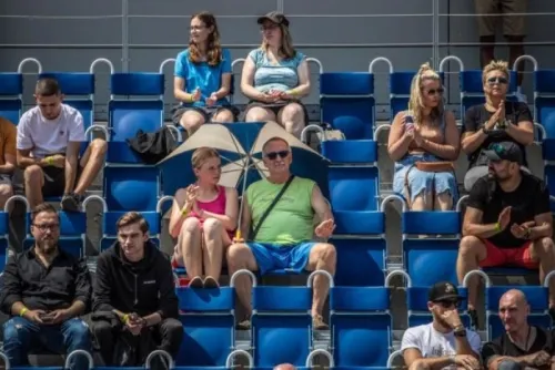 Praga organiza torneo de tenis, y con público en las gradas
