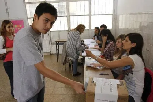 Jóvenes deben ejercer un voto razonado para poder cambiar el rumbo del país