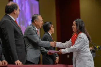 Realizan nuevos profesionales de la salud UPAEP su juramento