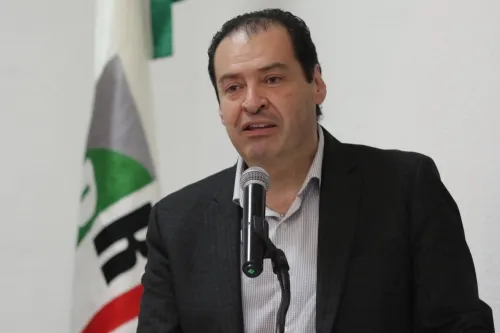Ricardo Urzúa, uno de los 27 acaparadores de gasolineras; es dueño de 45