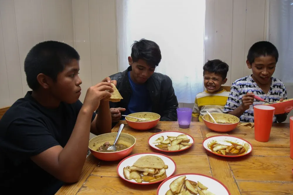 PAN presenta reforma al Congreso para acelerar adopciones