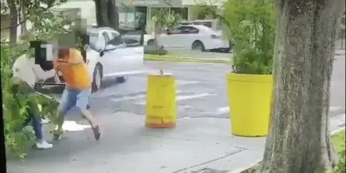 Difunden video del asesinato de mujer afuera de la Casa Jalisco