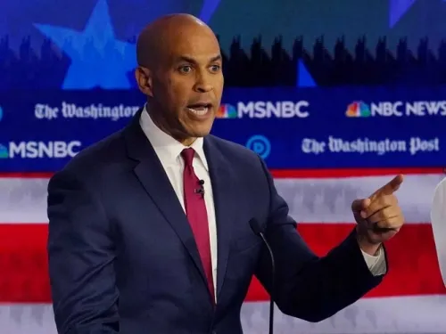Demócrata Booker abandona contienda presidencial en EU