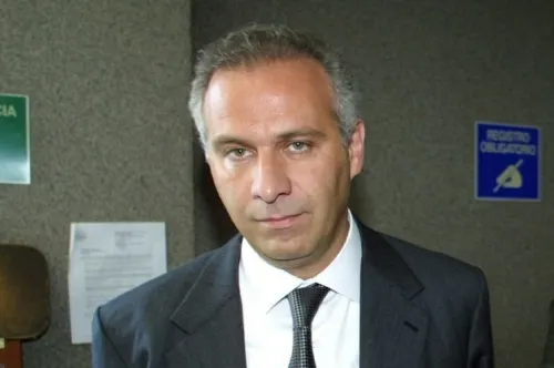 Juez frena detención de hermano de Juan Collado