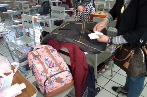 Pide diputado a padres permitir operativo mochila en escuelas y sumarse a inspección desde el hogar