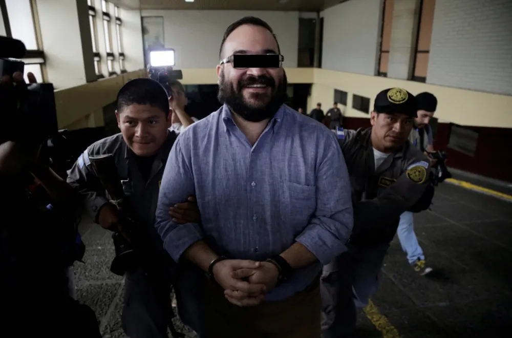 Javier Duarte obtiene nueva suspensión contra orden de captura