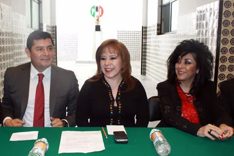 Claudia Hernández no se descarta para una diputación federal