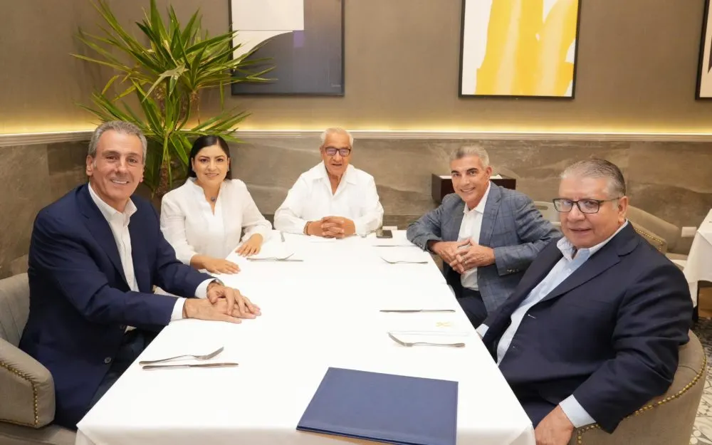 Pepe Chedraui reunión con ex ediles
