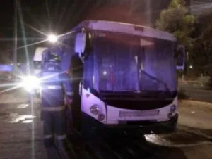 Bomberos sofocó incendio de autobús