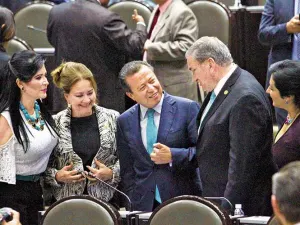 Diputados ignoran a los empresarios; aprueban la ley 3de3