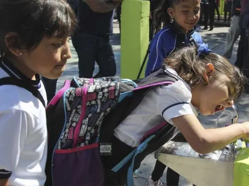 Siguen suspendidas clases mañana por contaminación
