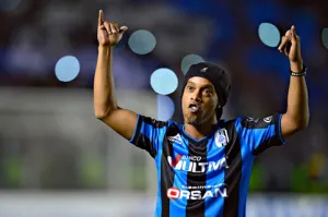 Bonos publicitarios del Querétaro subirán con fichaje de Ronaldinho