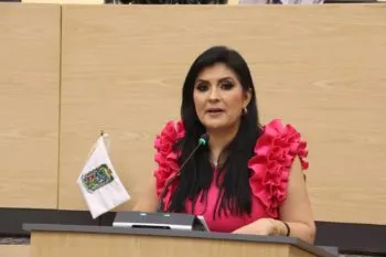 Delfina Pozos reafirma que se queda en el PRI y seguirá como diputada en Puebla