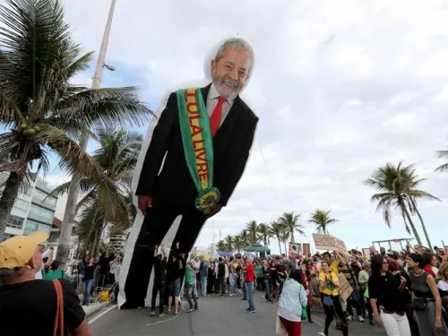 Juez rechaza denuncia contra Lula y su hermano por corrupción