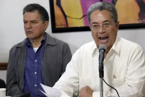 Arturo Loyola acusa incremento de sueldos en el CDE PRD