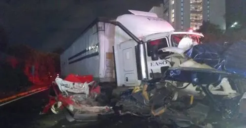 Trasladan al penal femenil de Santa Martha a conductora de trailer que dejó 10 personas muertas