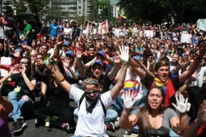 Universitarios planean viraje en movilizaciones contra represión venezolana