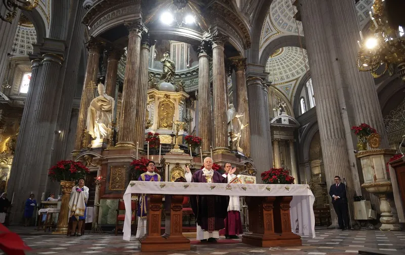 misa-catedral-pue-arzobispo