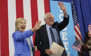 Bernie Sanders cierra filas con Hillary Clinton