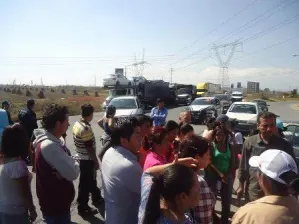 Protestan vecinos de Misiones de San Francisco por pésimos servicios