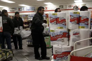 Sujetos matan a un hombre en Oxxo para robarle su automóvil