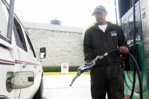 Ordeña de ductos podría ser causa del desabasto de gasolinas