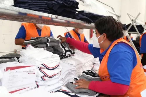 Gobierno del Estado erogó 560 millones de pesos para la adquisición de uniformes