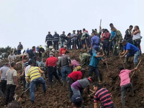 VIDEO: Suman 14 muertos por alud en Colombia
