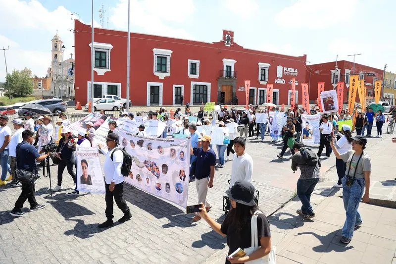 marcha-colectivo-voz-de-los-desaparecidos-pue