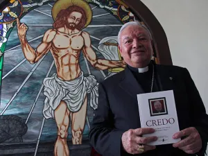 Sandoval vuelve a arremeter contra matrimonios entre parejas del mismo sexo