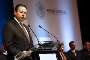 Fallas en sonido caracterizan informe escueto de Flores Toledano