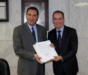 Moreno Valle se reúne con el titular del Inifed