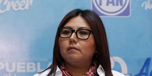Acusa Genoveva Huerta a Eduardo Rivera de complicidad con Morena por su silencio