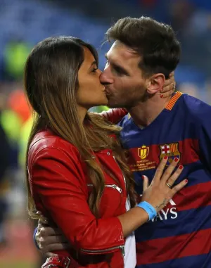 Antonella Roccuzzo y Leo Messi se casarán a mediados de 2017