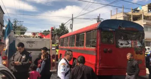 Al menos 7 heridos por explosión de artefacto en autobús de Guatemala