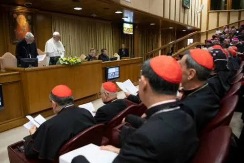 Vaticano abre puertas a víctimas de pederastia