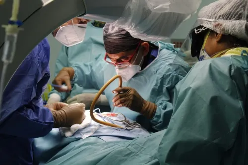 Realiza ISSSTEP cirugía a paciente con fractura múltiple de columna vertebral