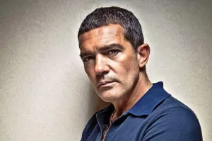 Antonio Banderas se recupera en su casa tras ser hospitalizado de emergencia