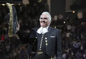 Vicente Fernández continuará gira de despedida en septiembre