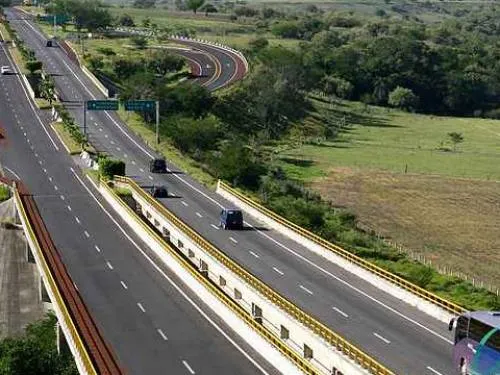 Este jueves, suben 3.9% la tarifa en carreteras