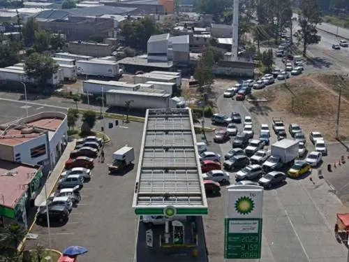 Gasolineros de Jalisco exigen a Pemex resolver desabasto