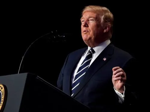 Trump firma presupuesto y pone fin a segundo cierre de gobierno