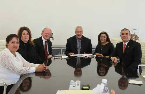 Gobierno de Puebla y Notarios suman esfuerzos para promover mediación legal