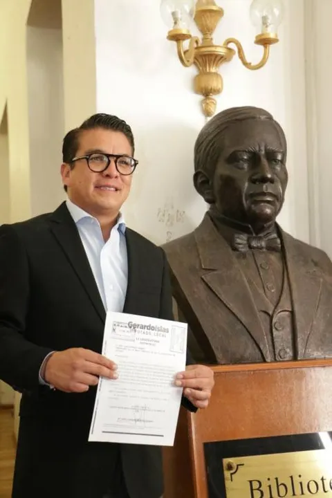 Video: Presenta Gerardo Islas licencia ante el Congreso de Puebla; va por la gubernatura de Puebla