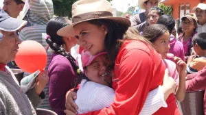 Tecamachalco muestra apoyo a Arely Ávila