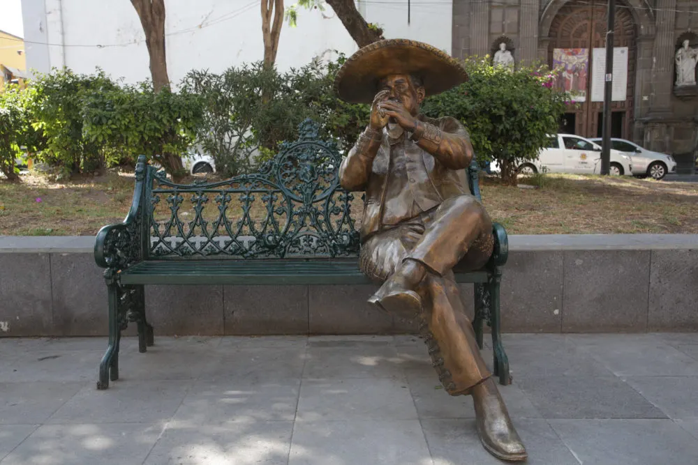 Desaparece de nuevo “El Marmolejo”; investigan el robo de la escultura en Santa Inés