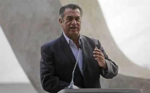 El Bronco pedirá al INE poder entregar firmas de apoyo en papel